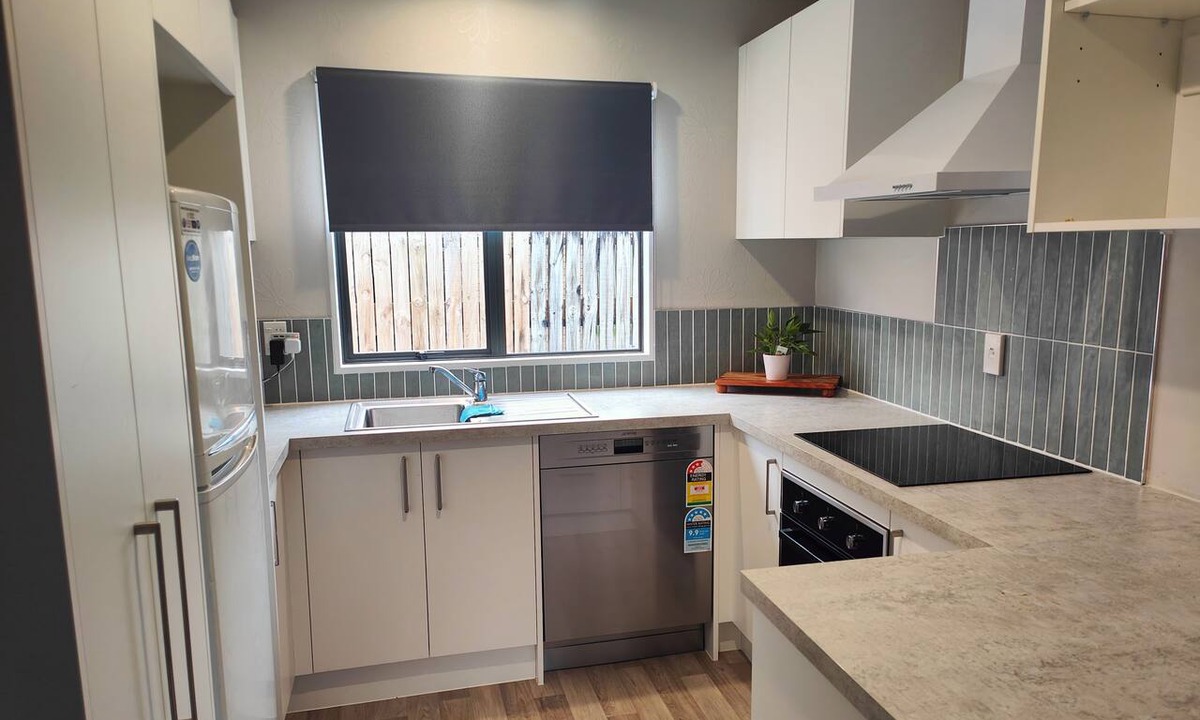 Frankton Apartment | Fresh, Cosy & Handy to CBD, Lake, Waikato Hospital, Gym and Dinsdale Shops