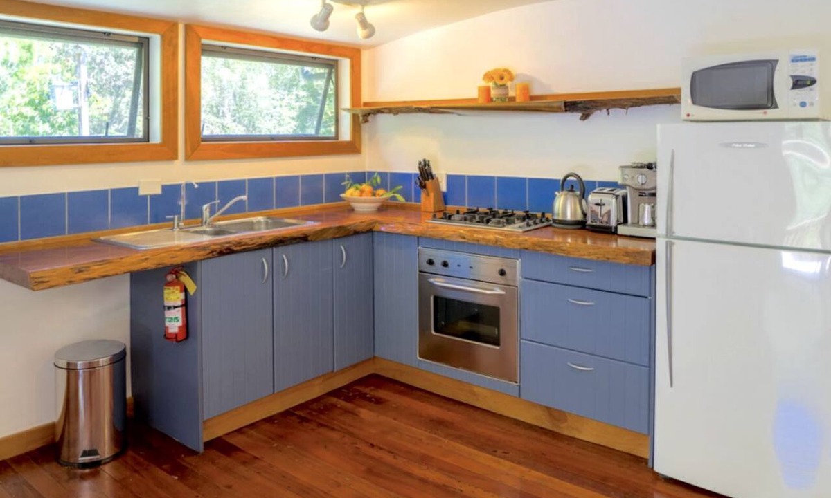 Kaeo Cottage | Garden Cottage Rental with Al Fresco Bathtub in Kerikeri, Bay of Islands, New Zealand