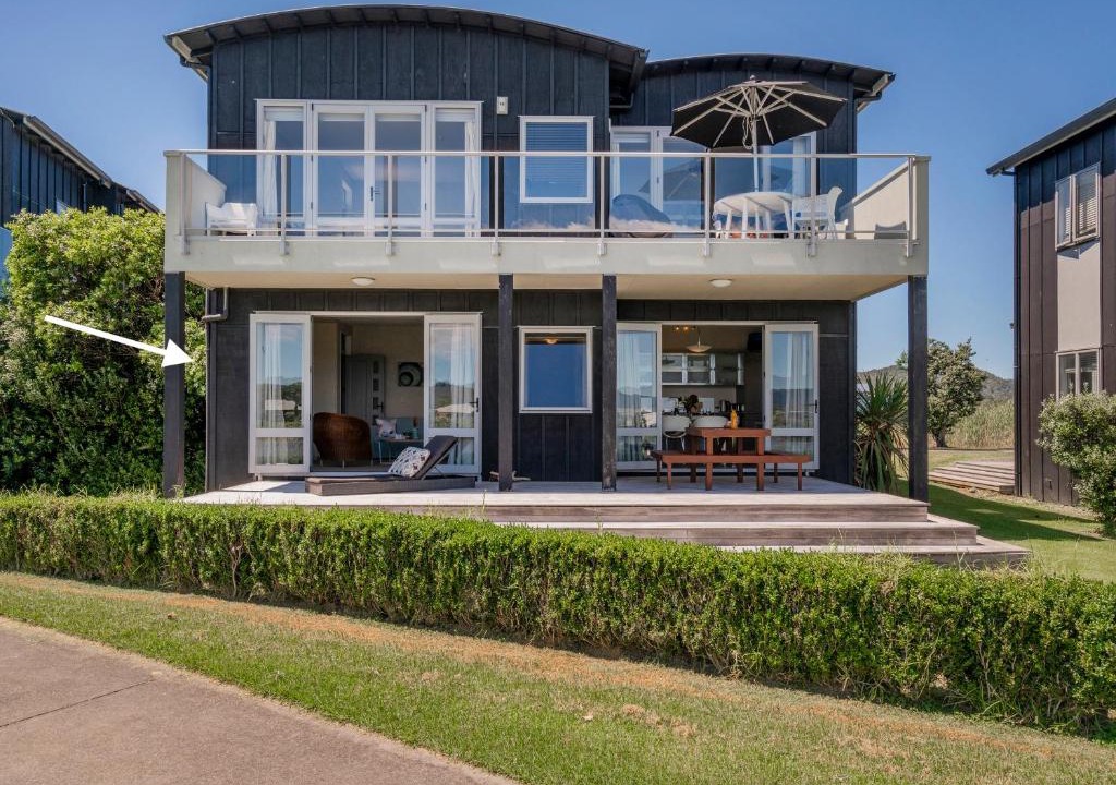 Matarangi House | Golfer's Paradise - Matarangi Holiday Home