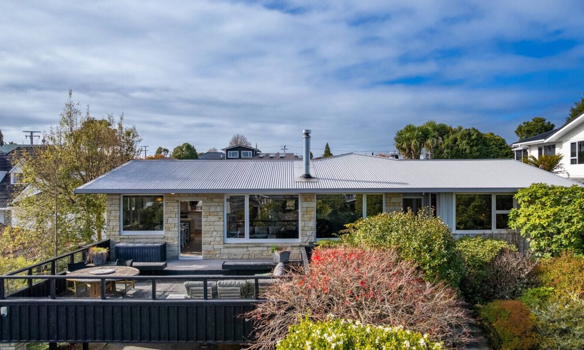 Taupo House | Great Lake Getaway: Your Spacious Taupo Retreat