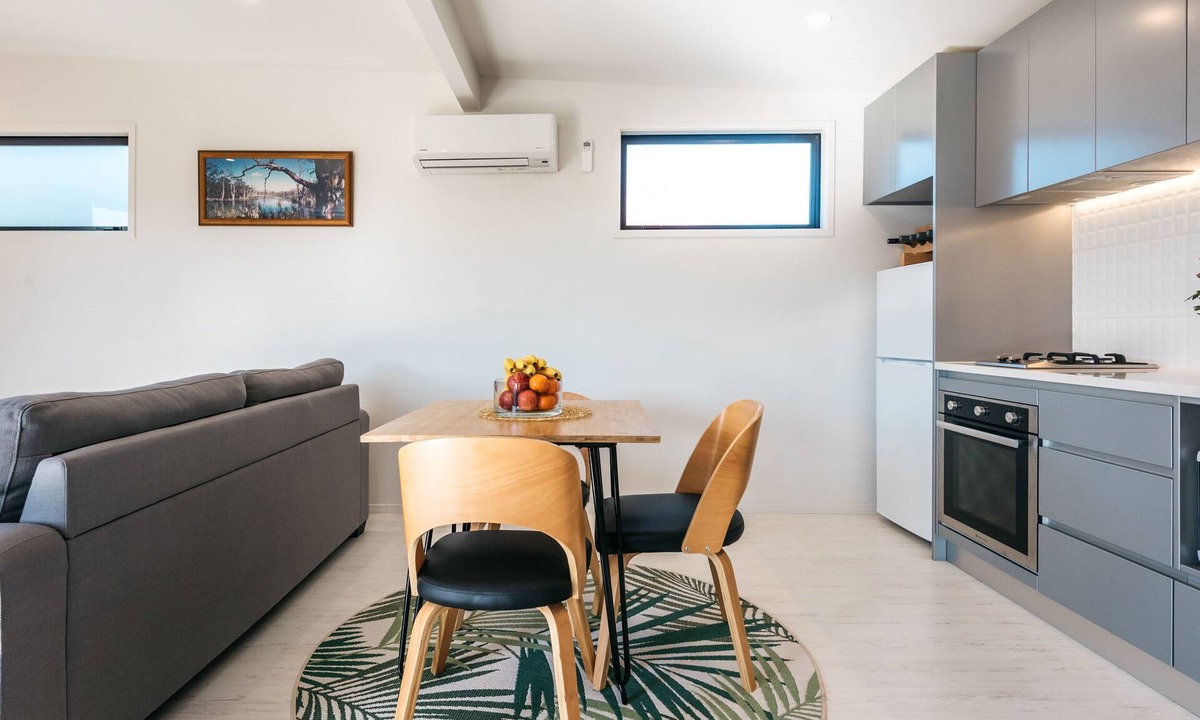 Waiheke Island House | Guest House on Queens