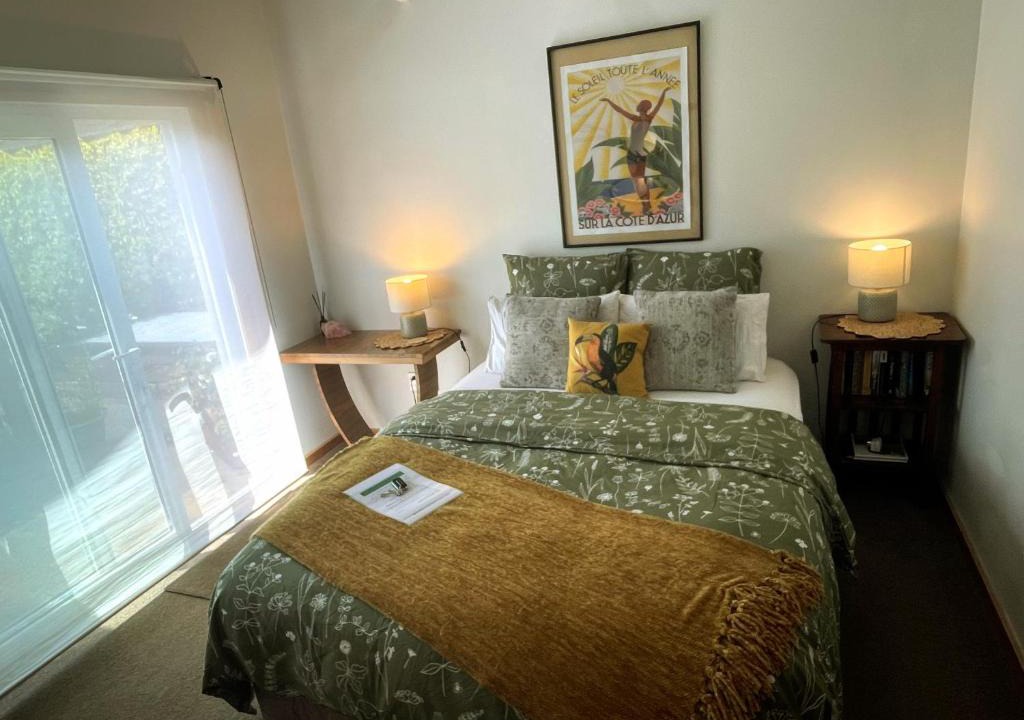 Hamilton North Apartment | Gully hideaway apartment