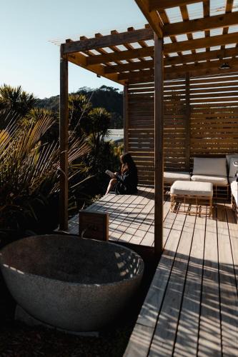 Hahei House | Hahei Tiny Home - Outdoor Bath