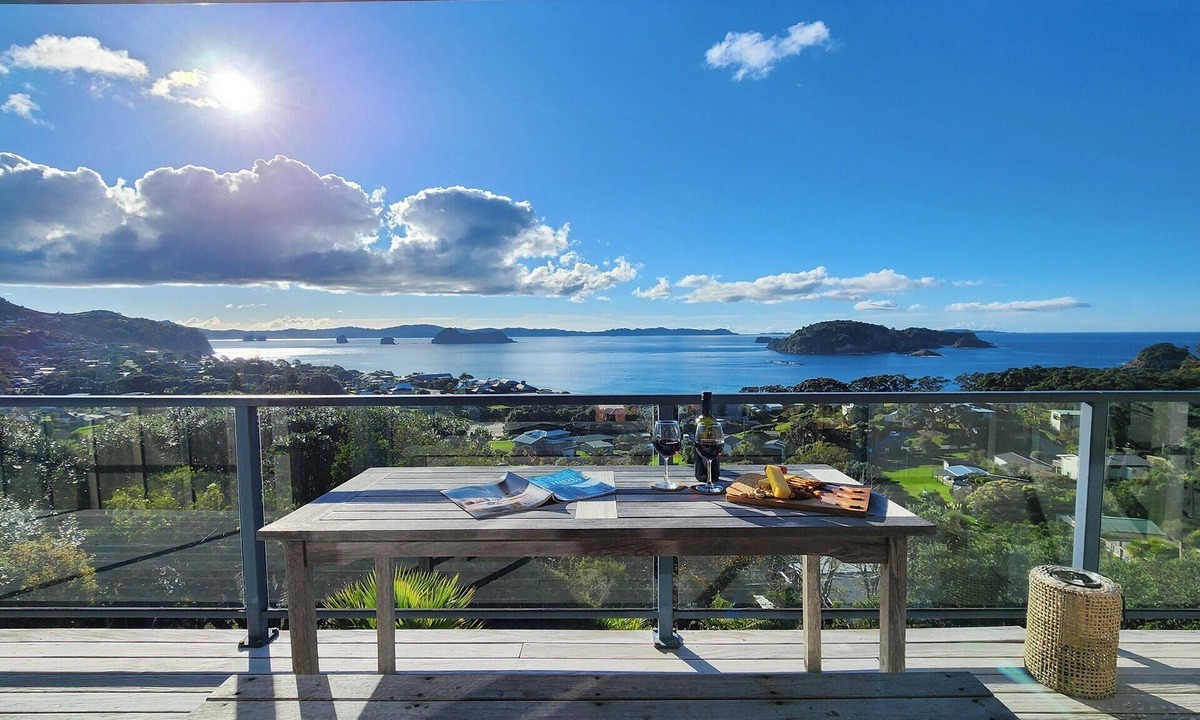Hahei House | Hahei Vista - the best views you can find! Quiet part of town.