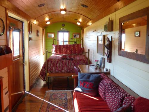 Hapuku Bed & Breakfast | Hapuku Carriages Kaikōura
