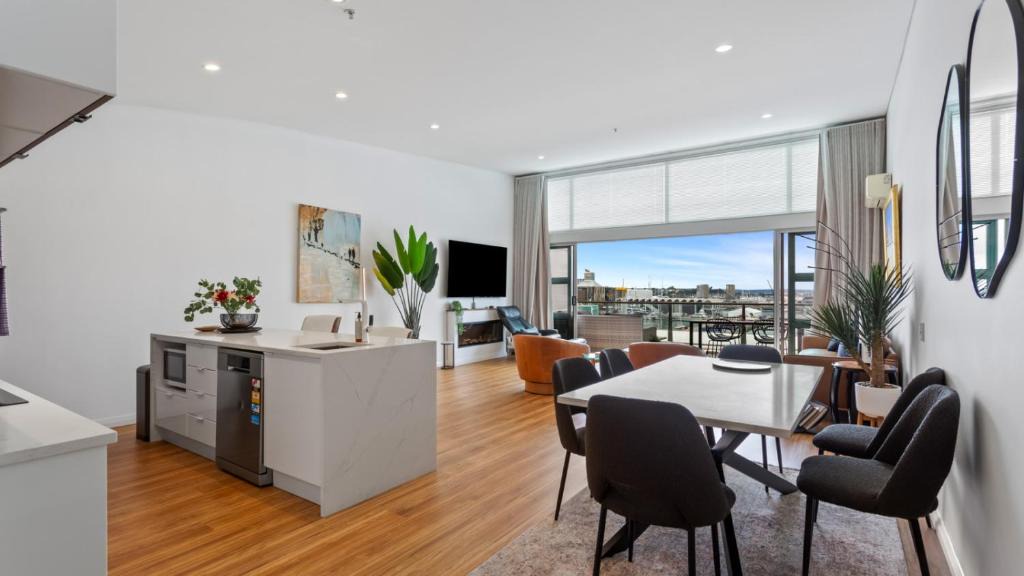 Auckland Central Business District Apartment | Harbour View 2-Bedroom on Iconic Princes Wharf