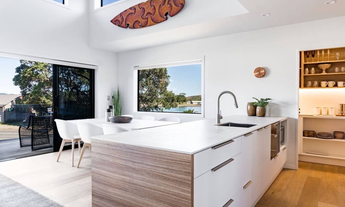 Raglan House | Harbourview Haven Harbour View Walk To Town