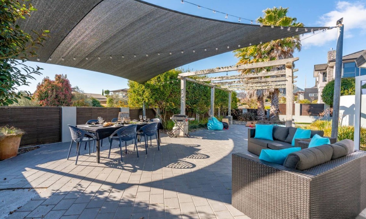 Waipahihi House | Haven @ the Heights