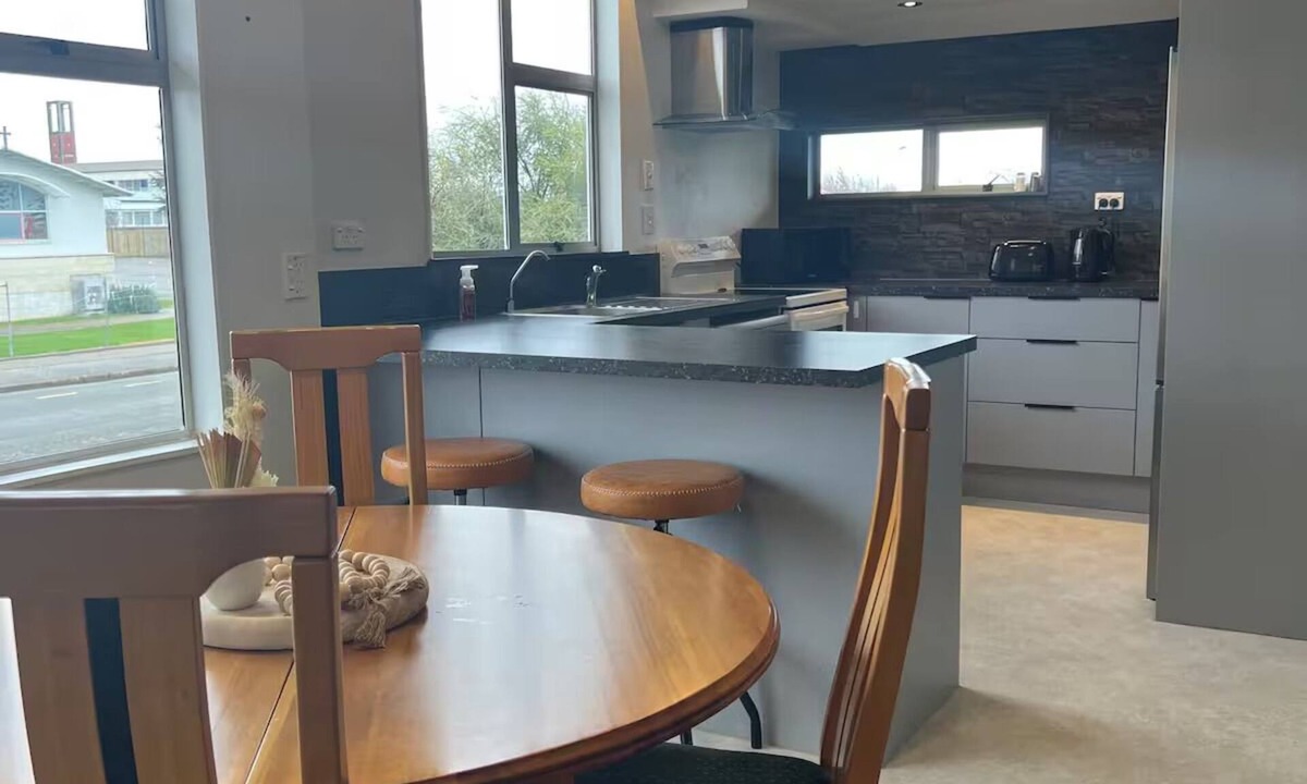 Invercargill House | Heart of Windsor