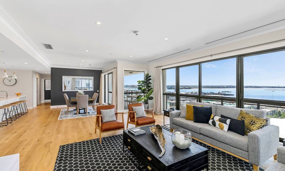 Auckland Central Business District Apartment | Heritage Penthouse with Rooftop Pool & Balcony
