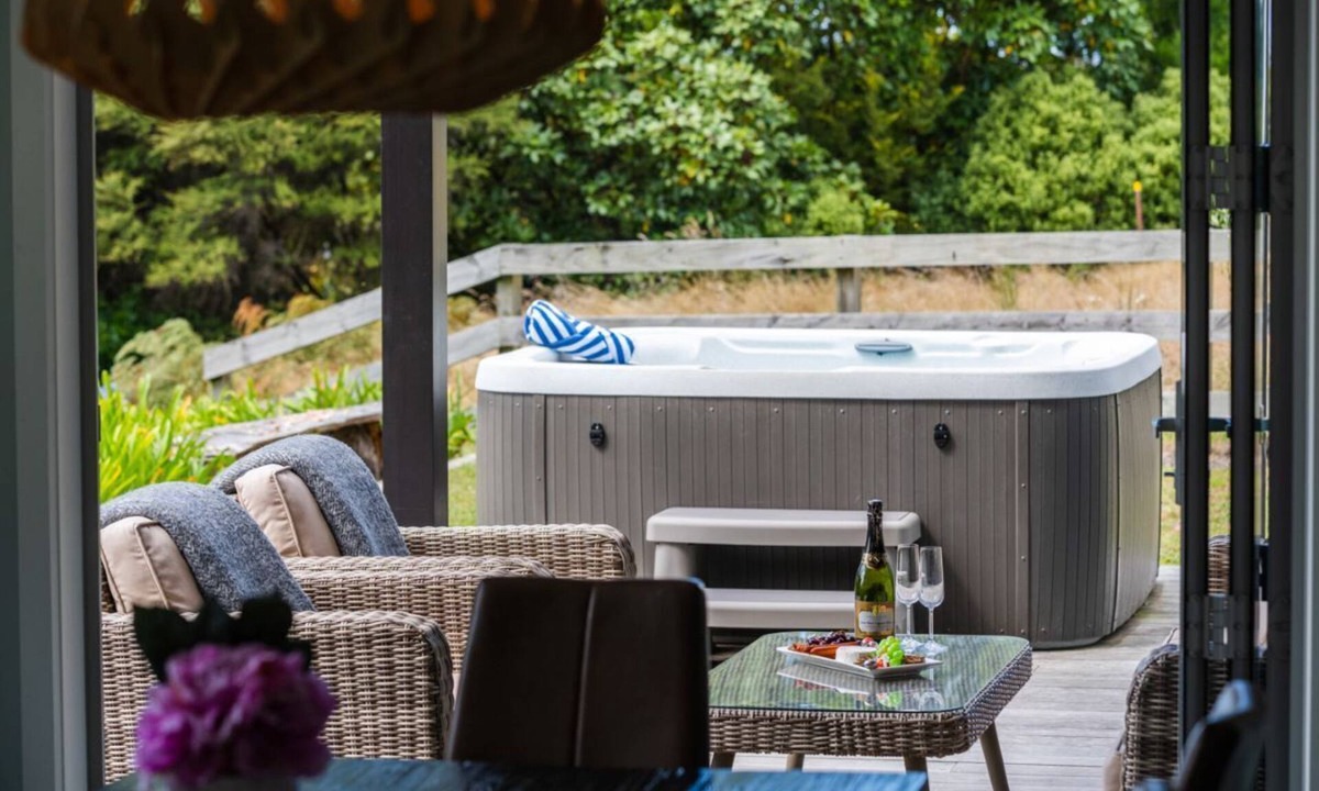 Acacia Bay House | Hideaway at the Bay
