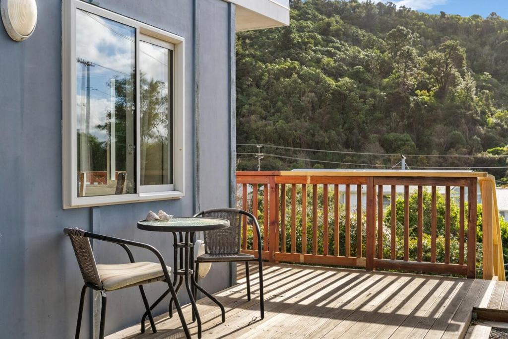 Picton House | Hillside Retreat 2BR Home with Views & Parking