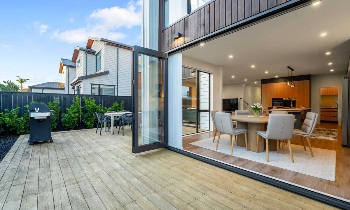 Hobsonville House | Hobsonville Family 5BR Sanctuary with Waterviews
