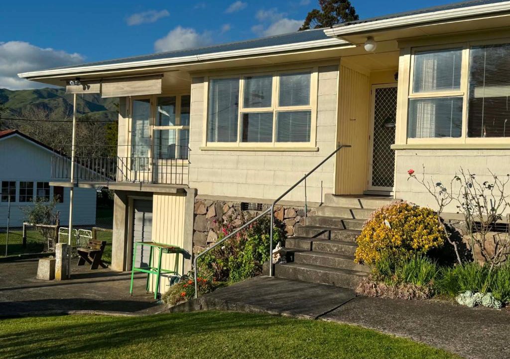 Paeroa House | Home away from Home