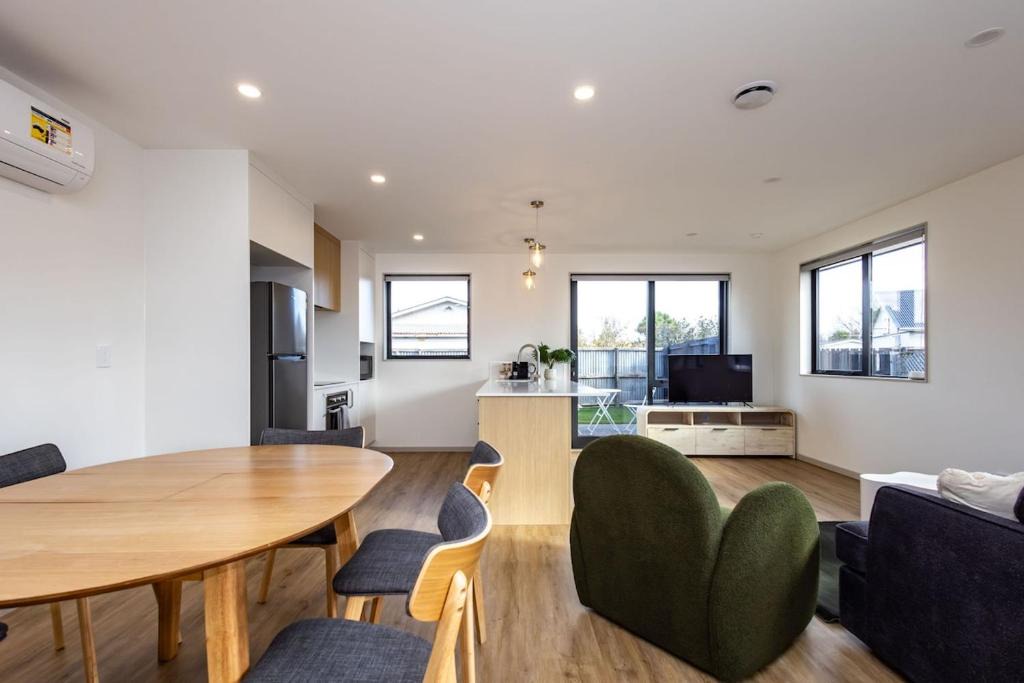 Hornby Apartment | Hornby Home with Garage and Private Yard