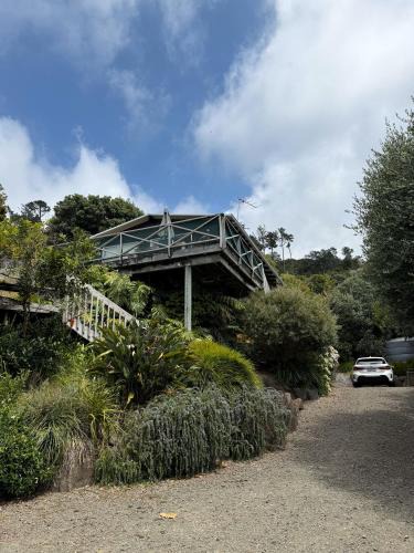 Hahei House | Hosts on the Coast Black Bach
