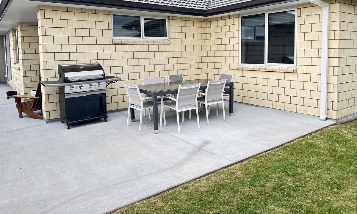 Omokoroa House | Hosts on the Coast - Opulent Omokoroa Escape