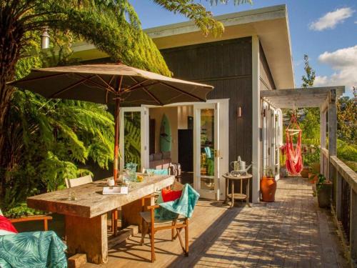 Tairua House | Hosts on the Coast - Tairua Treehouse