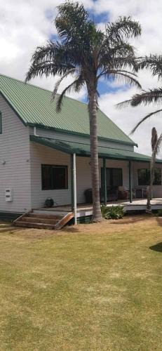 Matarangi House | Hosts on the Coast Titoki Palms
