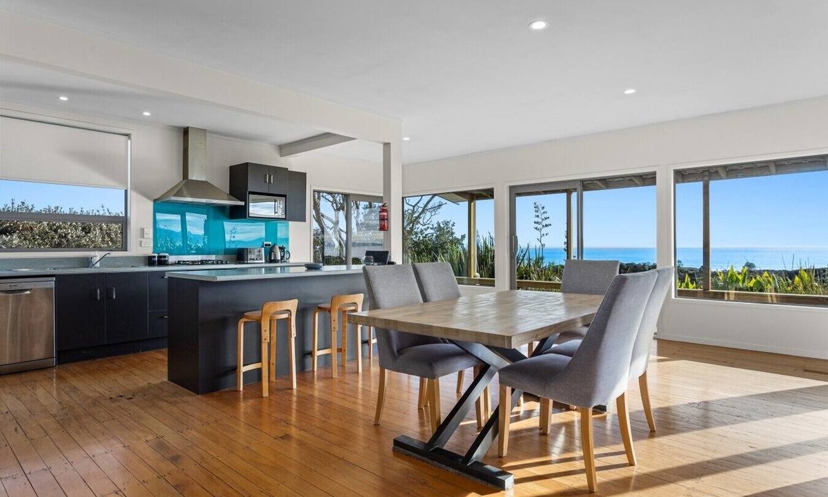 Tirohanga House | Hukuwai Heights- Ocean View Escape