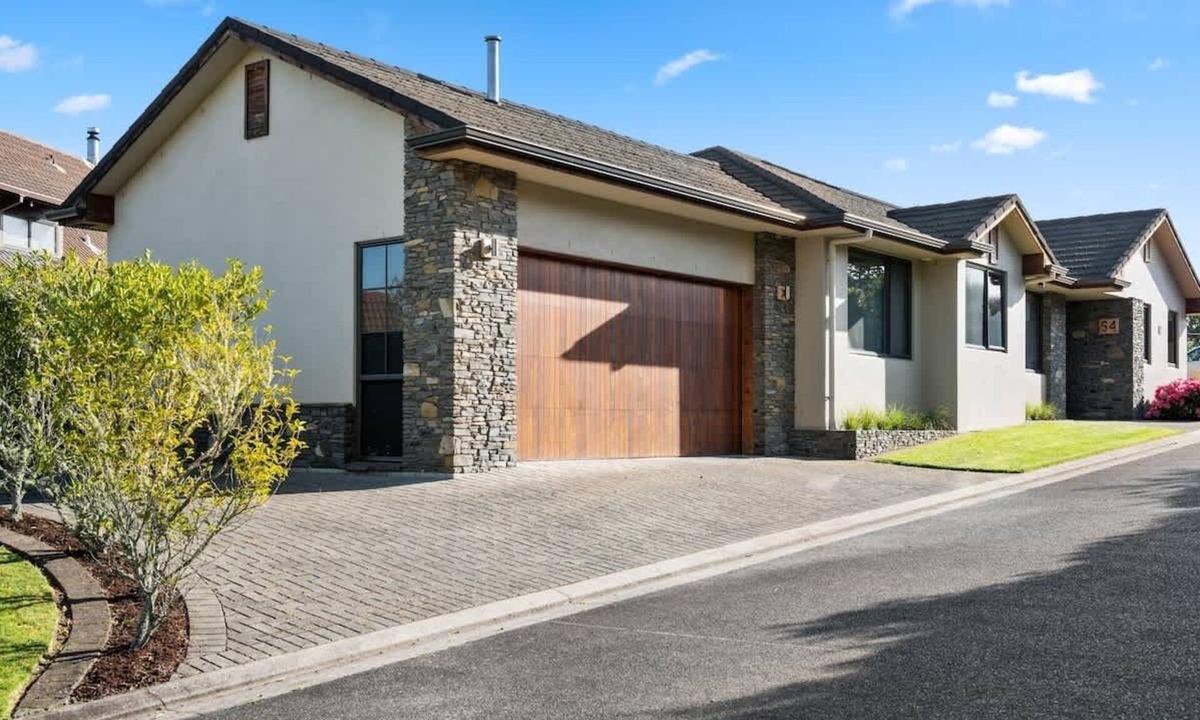 Lynmore House | Iles Inn - Spa Pool, Pets OK, Walk to Forest