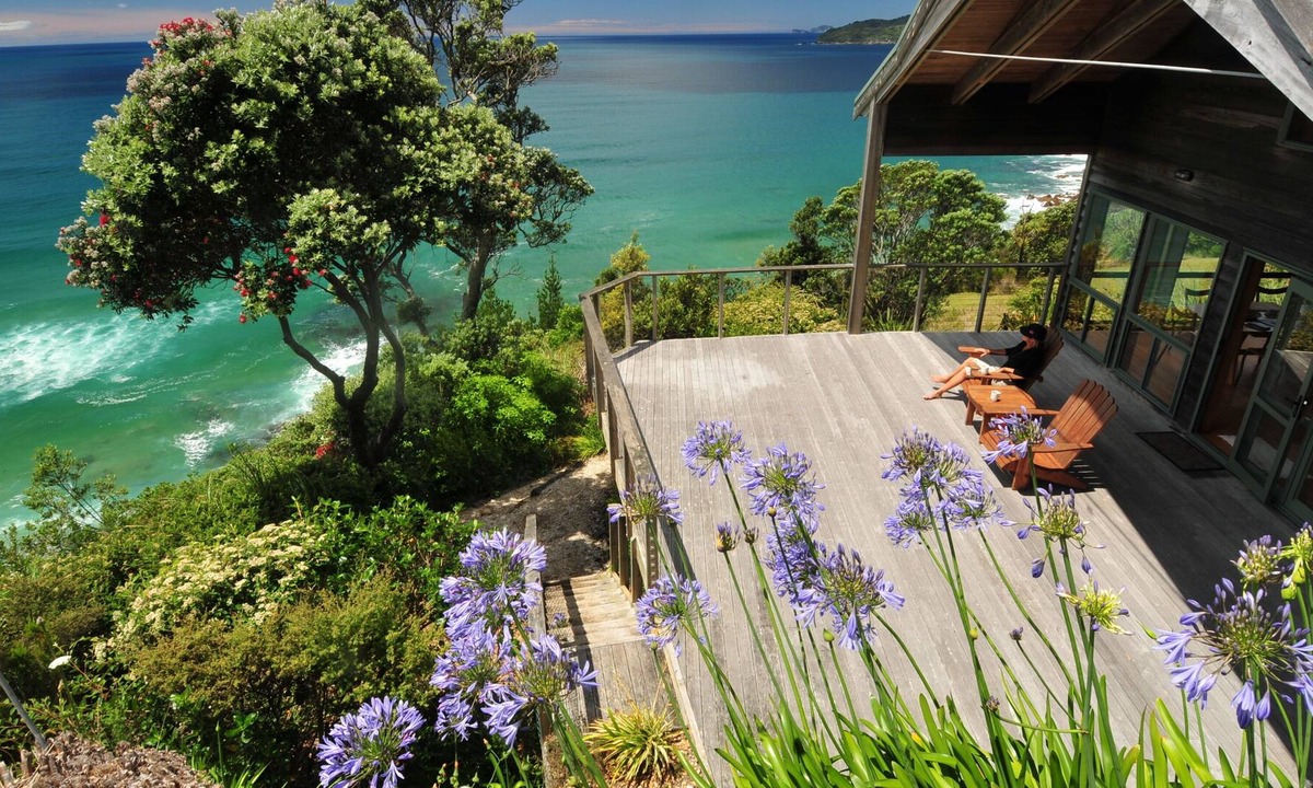 Tairua House | Incomparable Ocean & Island Views. Walk to the Beach.