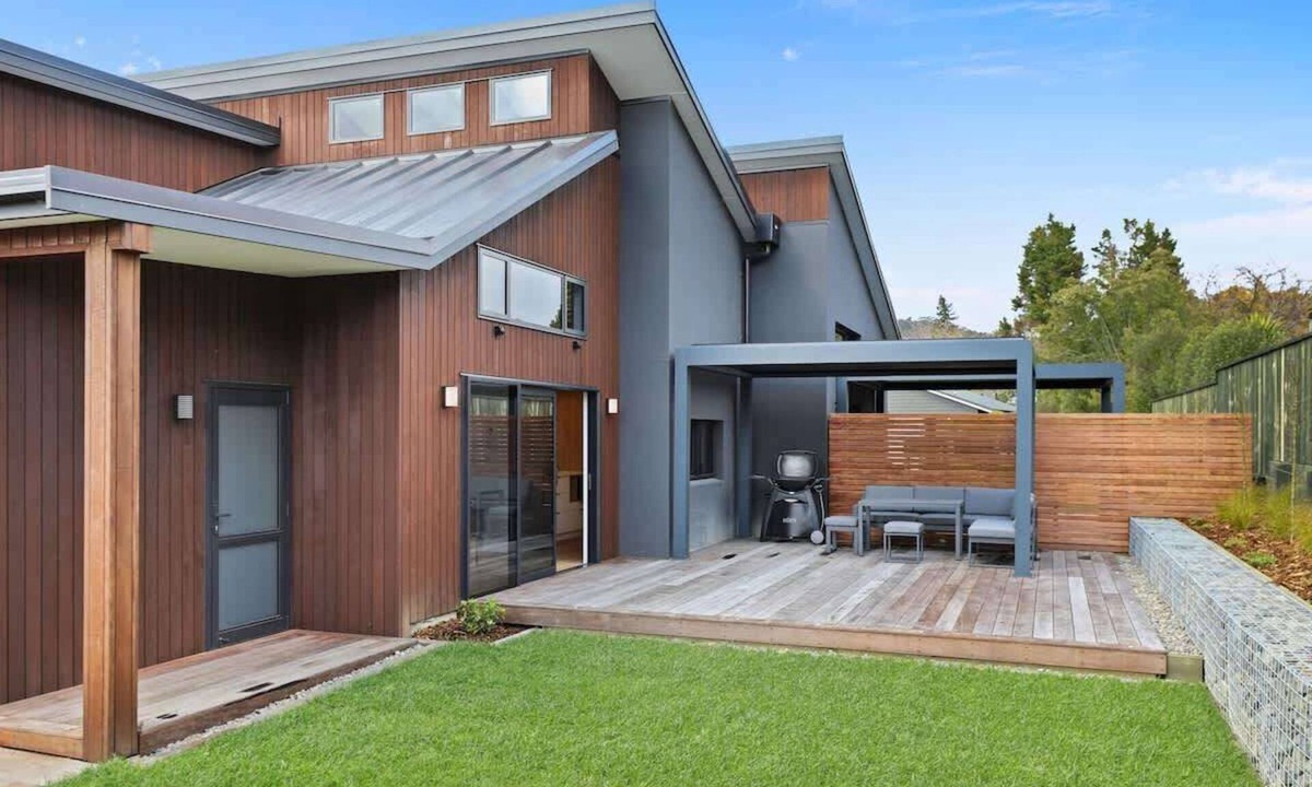 Rotorua House | Inn Sophia - Two Homes, Spa Pools, Sleeps 10