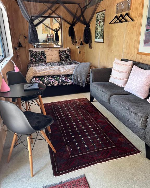 Tawharanui Apartment | Kākā Ridge Retreat Bush Hideaway