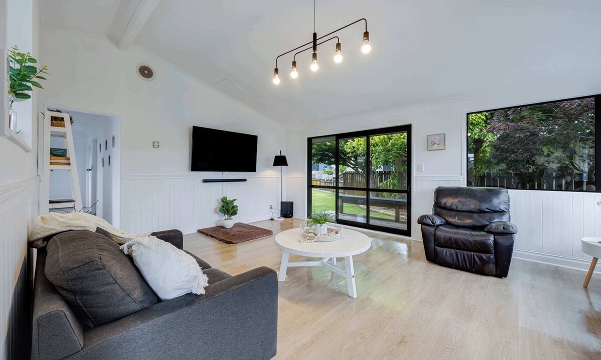 Kawaha Point House | Kawaha Corner - Near Skyline & Zorb, Sleeps 6