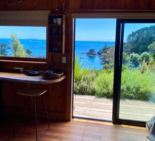 Waiheke Island Other | Kereru Cabin - Spectacular seaviews, 1 minute to beach