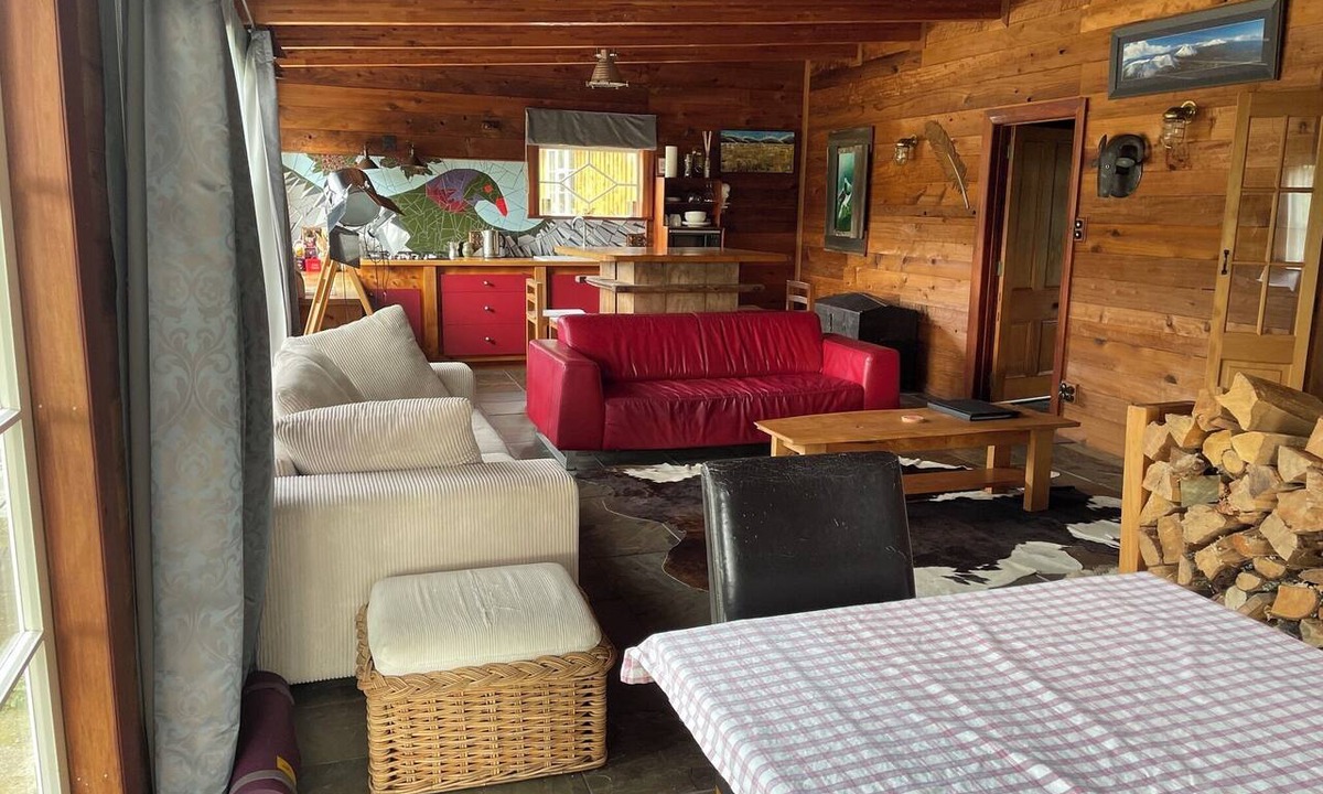 Kakahi Cottage | Kereru Lodge Kakahi, private and peaceful getaway