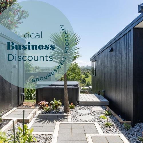 Raglan House | Kotare Cottage, Spa Pool, Walk to Town