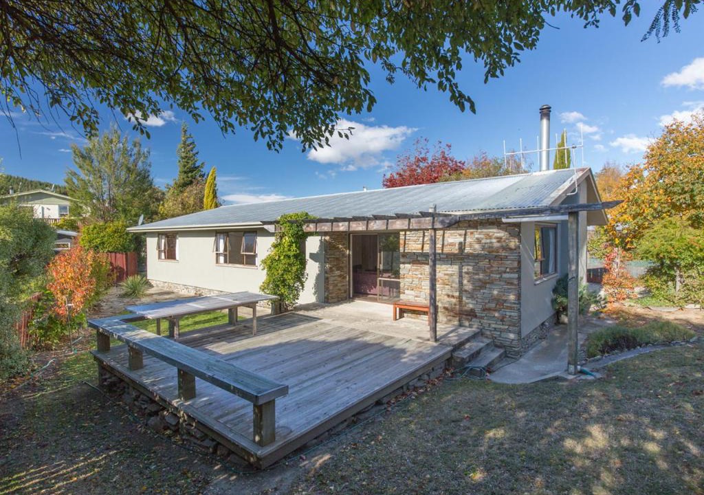 Wanaka House | Kowhai Cottage - Wanaka Holiday Home