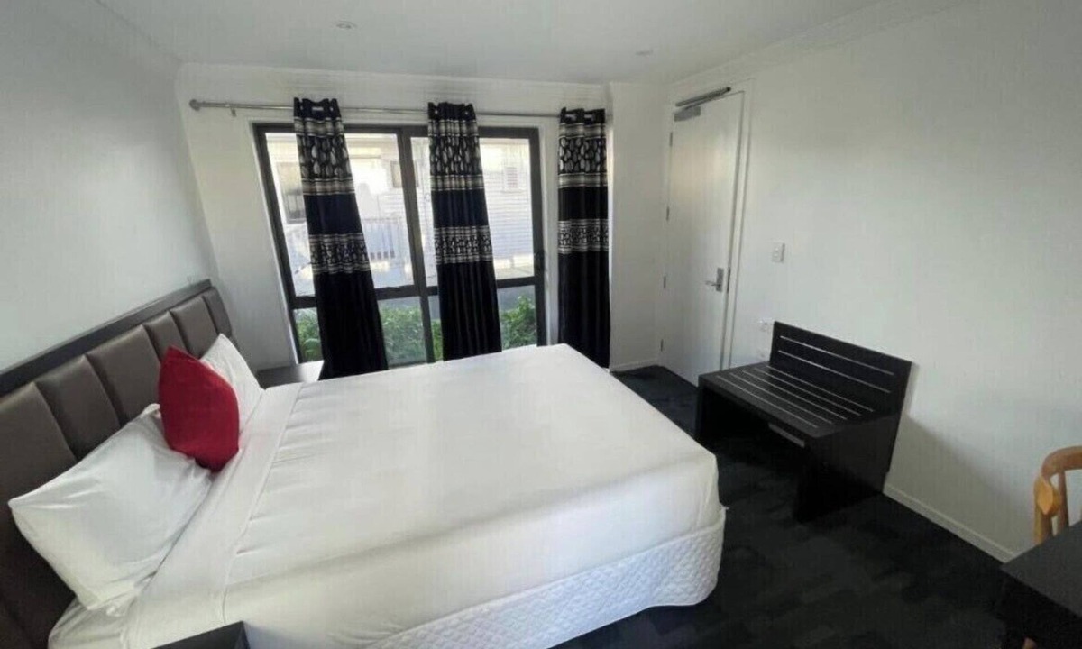Papakura Hotel | Krishna Motel