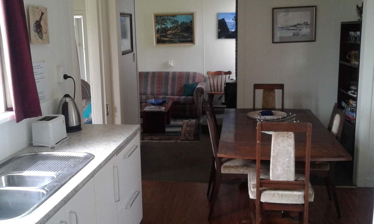 Kumara Hostel | Kumara Historic Cottages - Hostel