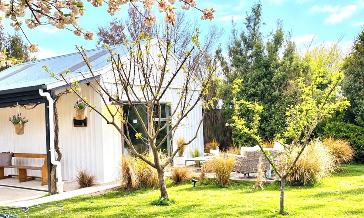 Geraldine Cottage | Lady Gs Guesthouse | Gorgeous escape for 2
