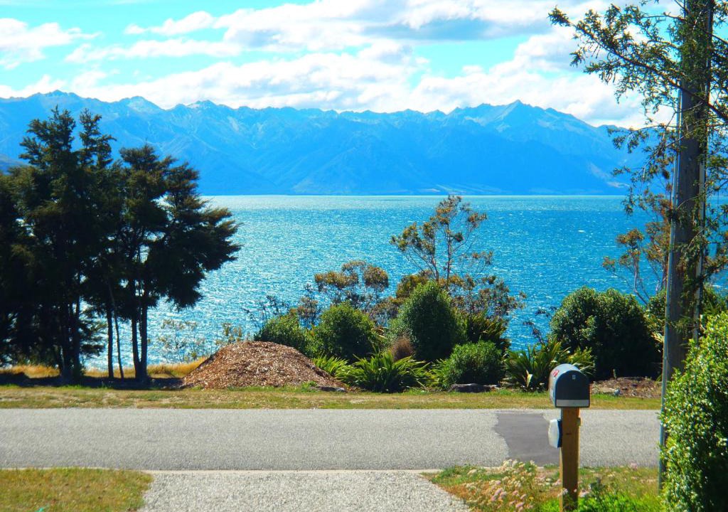 Lake Hawea House | Lakefront Views over Lake Hawea, Wanaka
