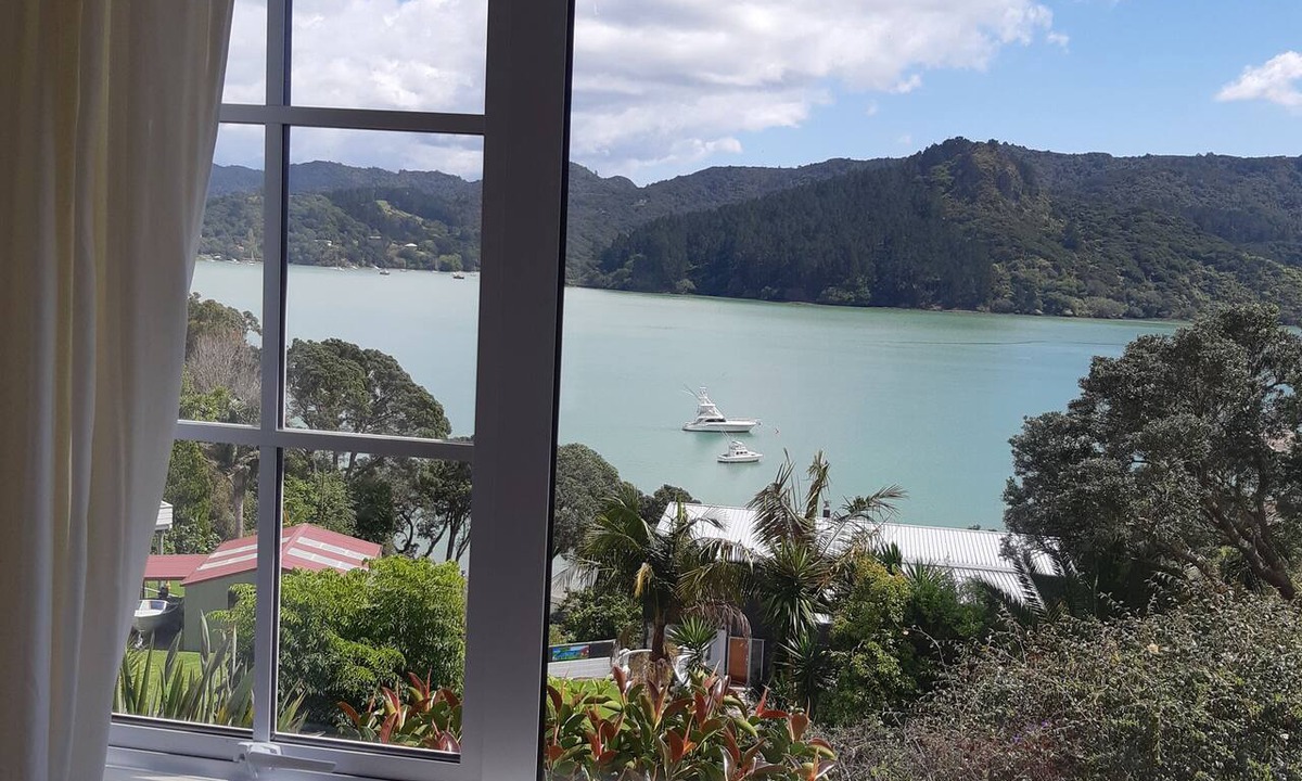 Whangaroa Apartment | Large Holiday Apartment overlooking the harbour