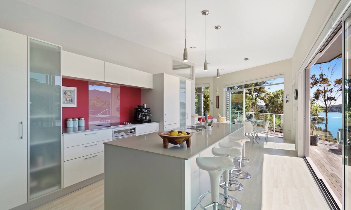 Parekura Bay House | Lavish Luxury - Parekura Bay Holiday Home