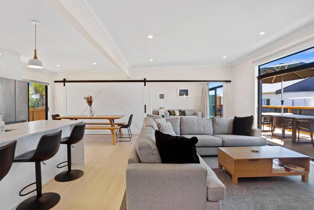 Waihi Beach House | Leisure on Leo