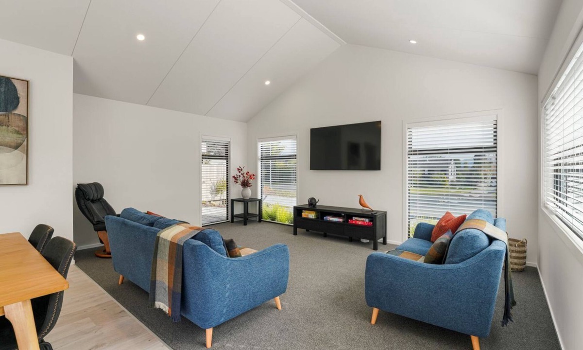 Rainbow Point House | Location on Point