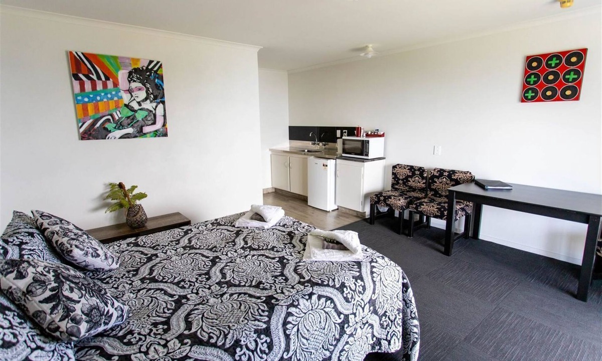 Potaka Hotel | Lottin Point Motel