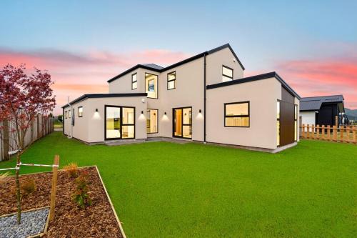 Hoon Hay House | Lovely Home in Halswell - near everything