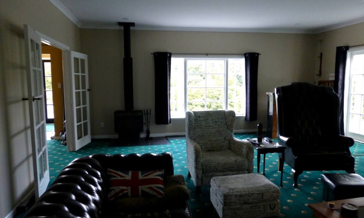 Kaiwaka Cabin | Lovely Room Rental on Secluded Farm near Kaiwaka, New Zealand