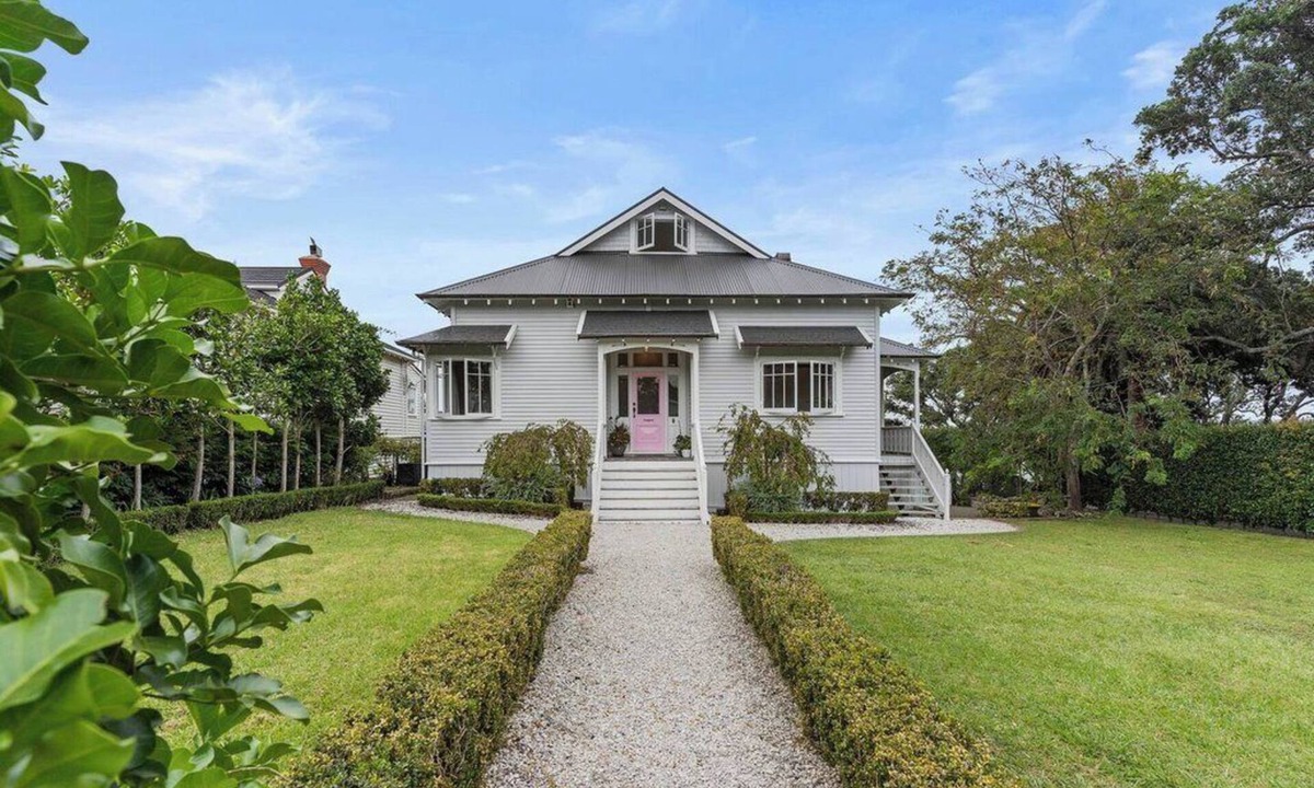 Devonport House | Luxurious Coastal Living by Bespoke Stays