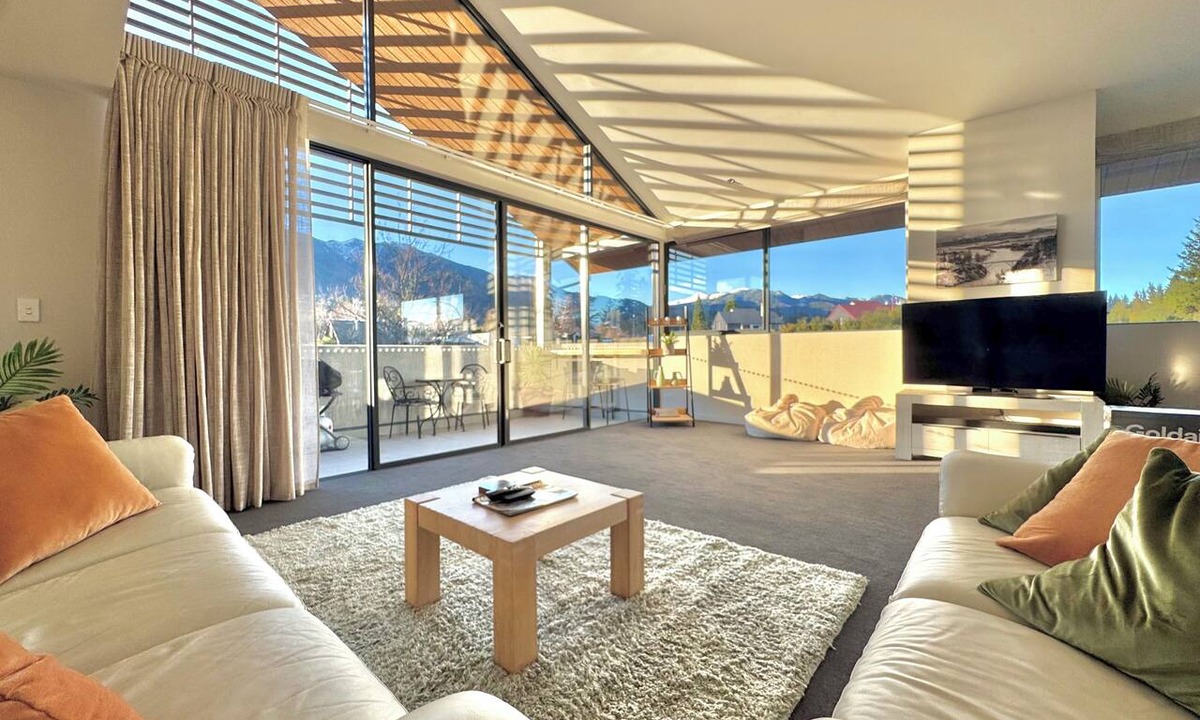 Hanmer Springs Apartment | Luxury Corner Apartment In Central Hanmer Springs.