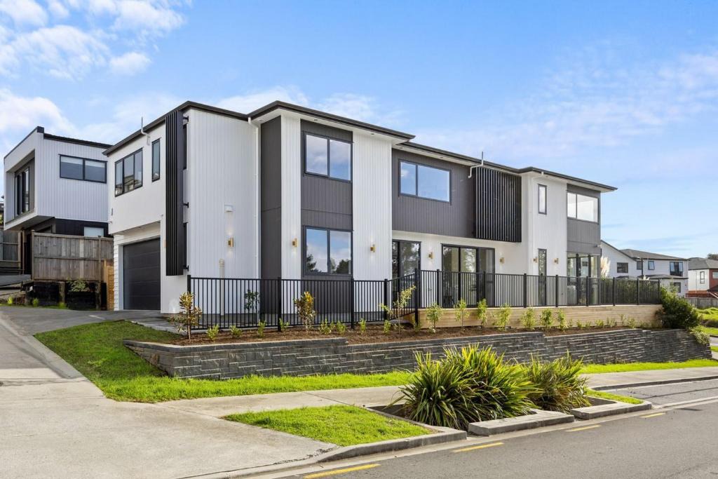 Flat Bush House | Luxury Corner New Home with Central AC 7BR 5BH