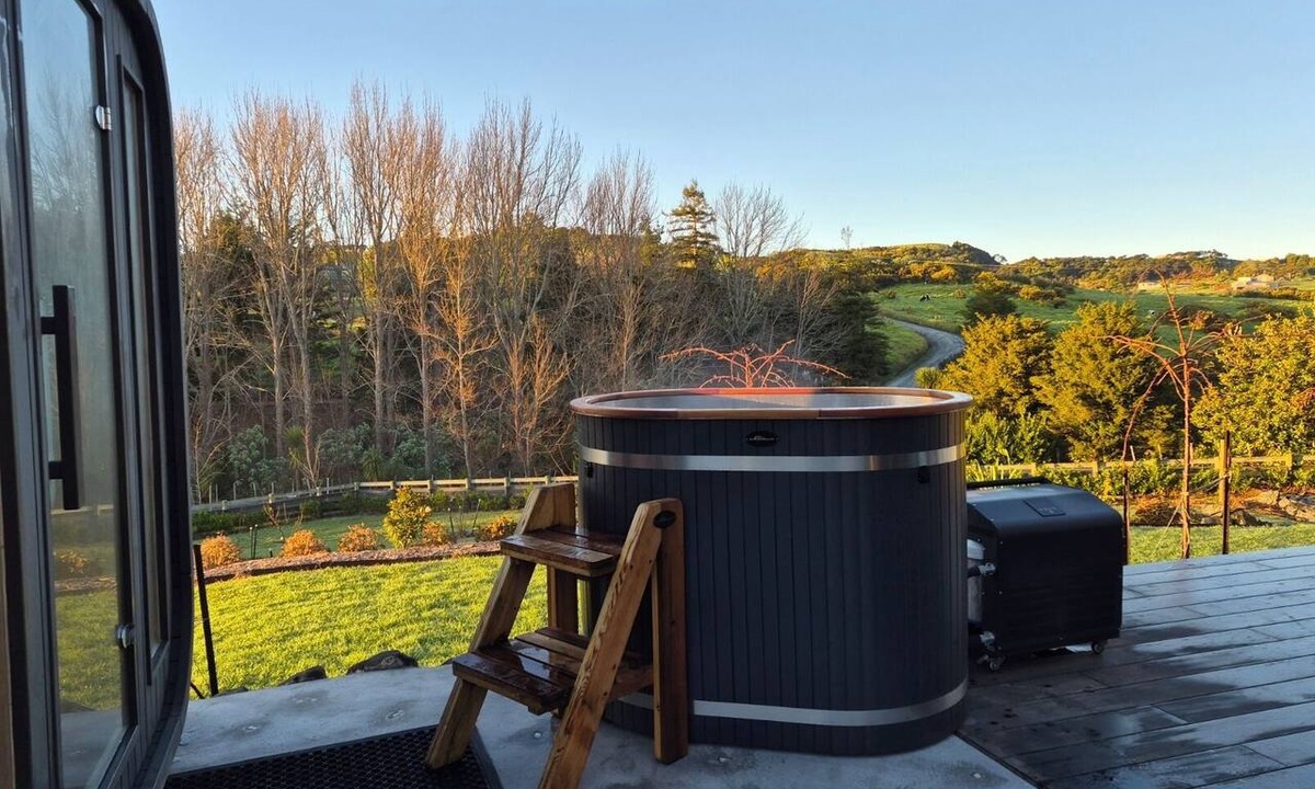 Mangawhai Apartment | Luxury Suite - sauna, plunge pool, outdoor kit/fireplace, spa inspired bathroom