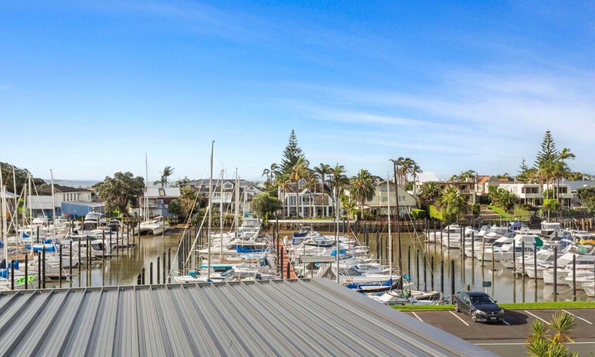 Milford House | Magnificent Marina Views, steps from the beach and Milford Village.