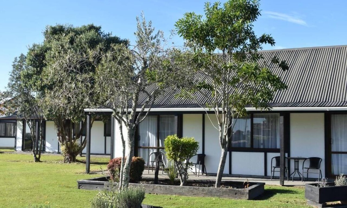 Waiotahi Hotel | Magnolia Court Motel